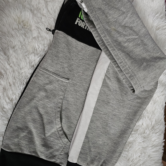 Fortnite Boy's Size Large Zip-Up Hoodie - Picture 3 of 6